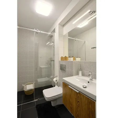 Plomnica アパート *